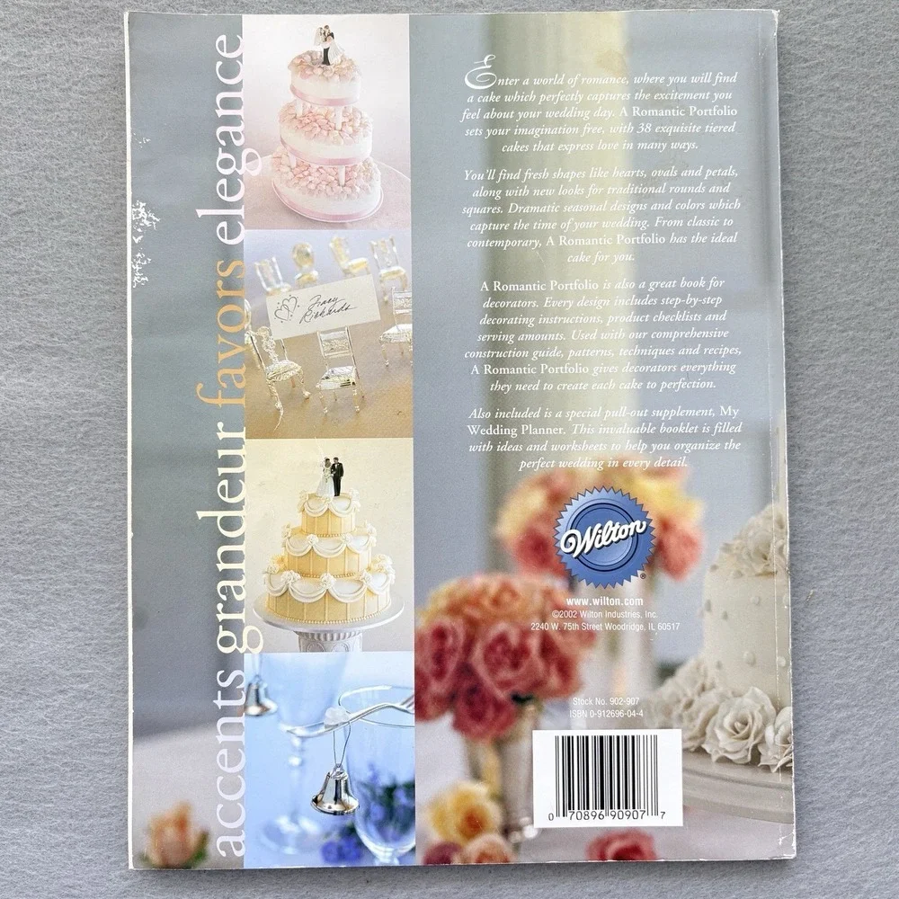 Vintage 2002 Wilton Book Wedding Cakes: A Romantic Portfolio Wedding Cake